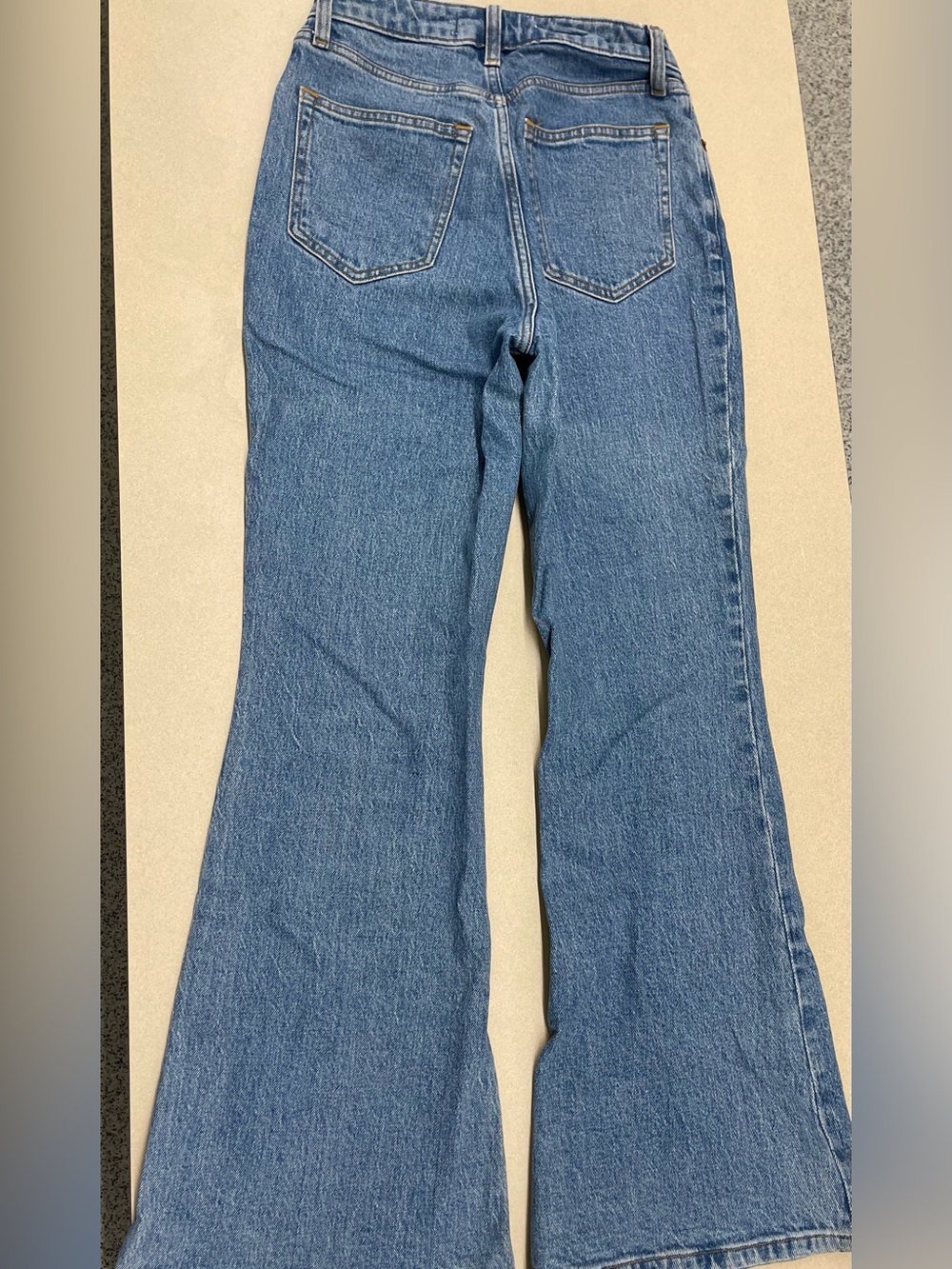 Abercrombie & Fitch Curve Love  High-Rise Flare Jeans - Picture 3 of 4